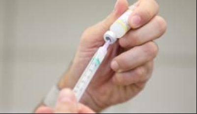 A partir do ano que vem, meninos de 12 a 13 anos também sersão imunizados contra o HPV (Imagem: Marcelo Camargo/Agência Brasil)